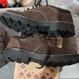 Skechers tie up lugg heel